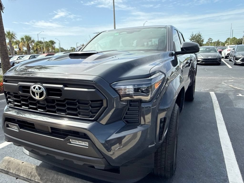Used 2025 Toyota Tacoma TRD Sport AWD/4WD image 1