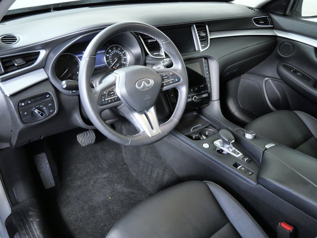 Used 2021 INFINITI QX50 Luxe AWD/4WD image 3