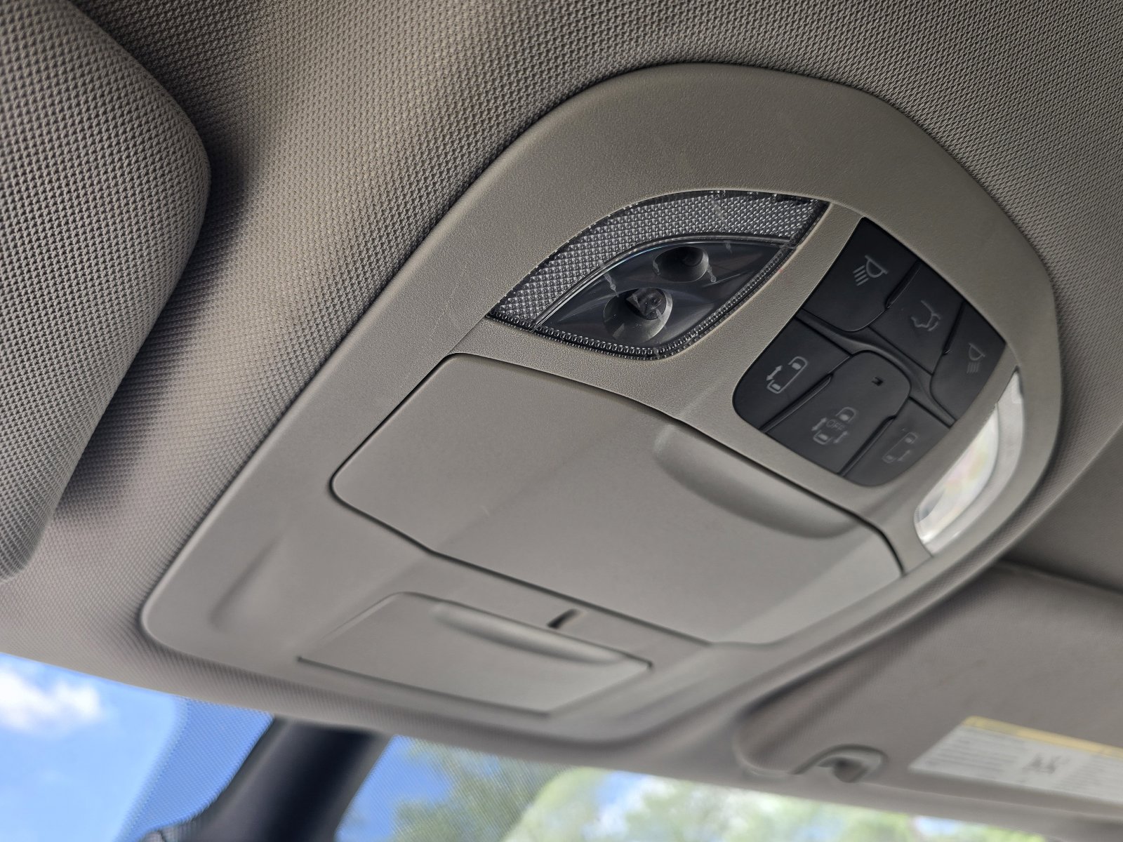 Used 2024 Chrysler Pacifica Touring-L FWD image 24