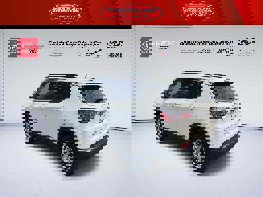 Used 2023 Jeep Compass Latitude image 6