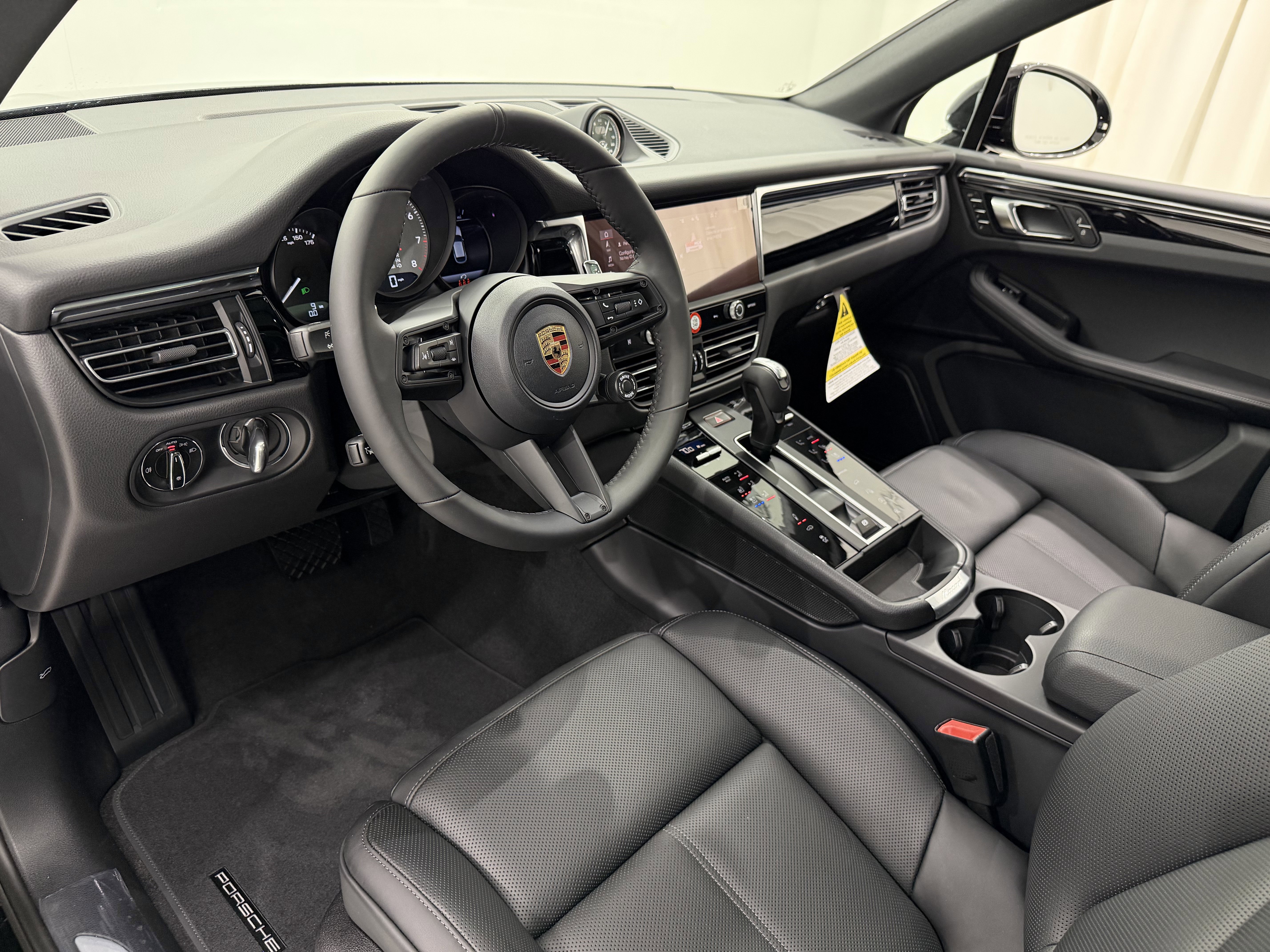 New 2026 Porsche Macan S image 4