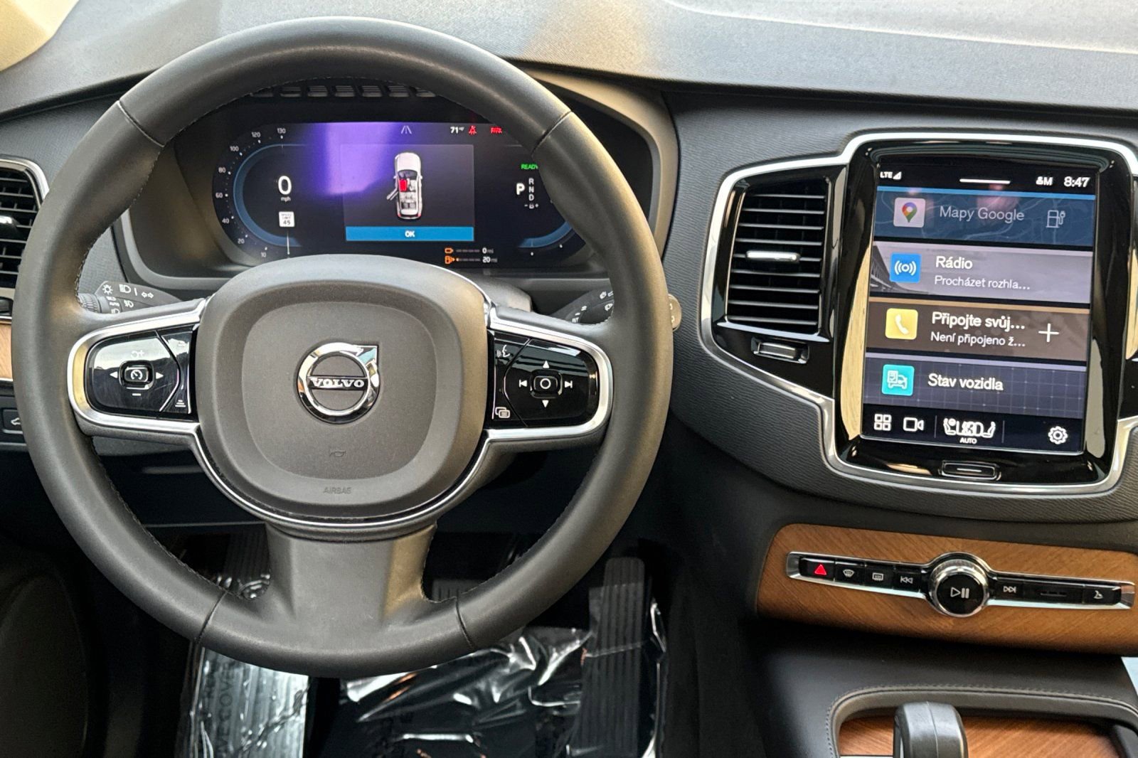 Used 2023 Volvo XC90 T8 Plus w/ Protection Package Premier image 15