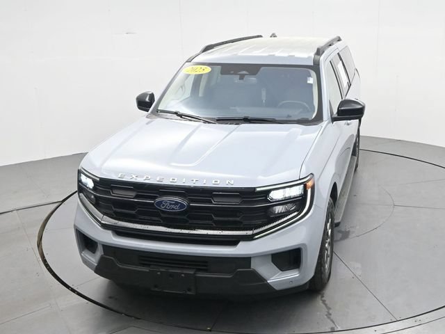 Used 2025 Ford Expedition Max Active AWD/4WD image 22