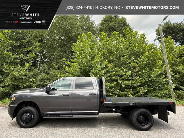 Used 2024 RAM 3500 Tradesman AWD/4WD image 1