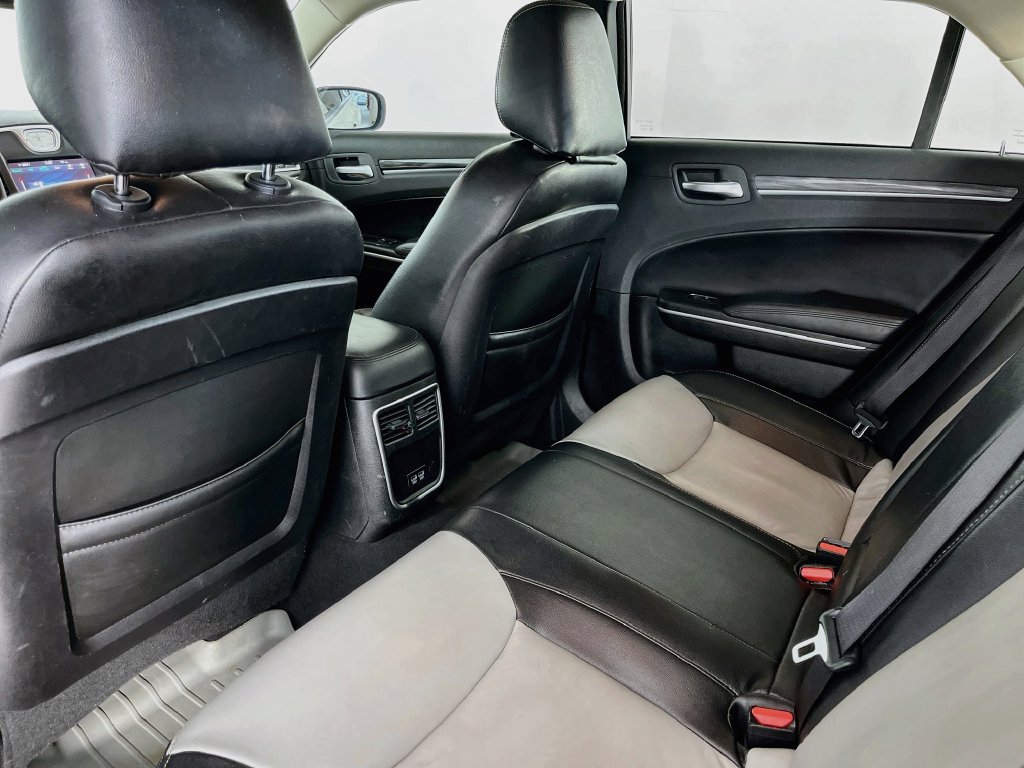 Used 2019 Chrysler 300 Touring w/ Sport Appearance Package RWD image 32