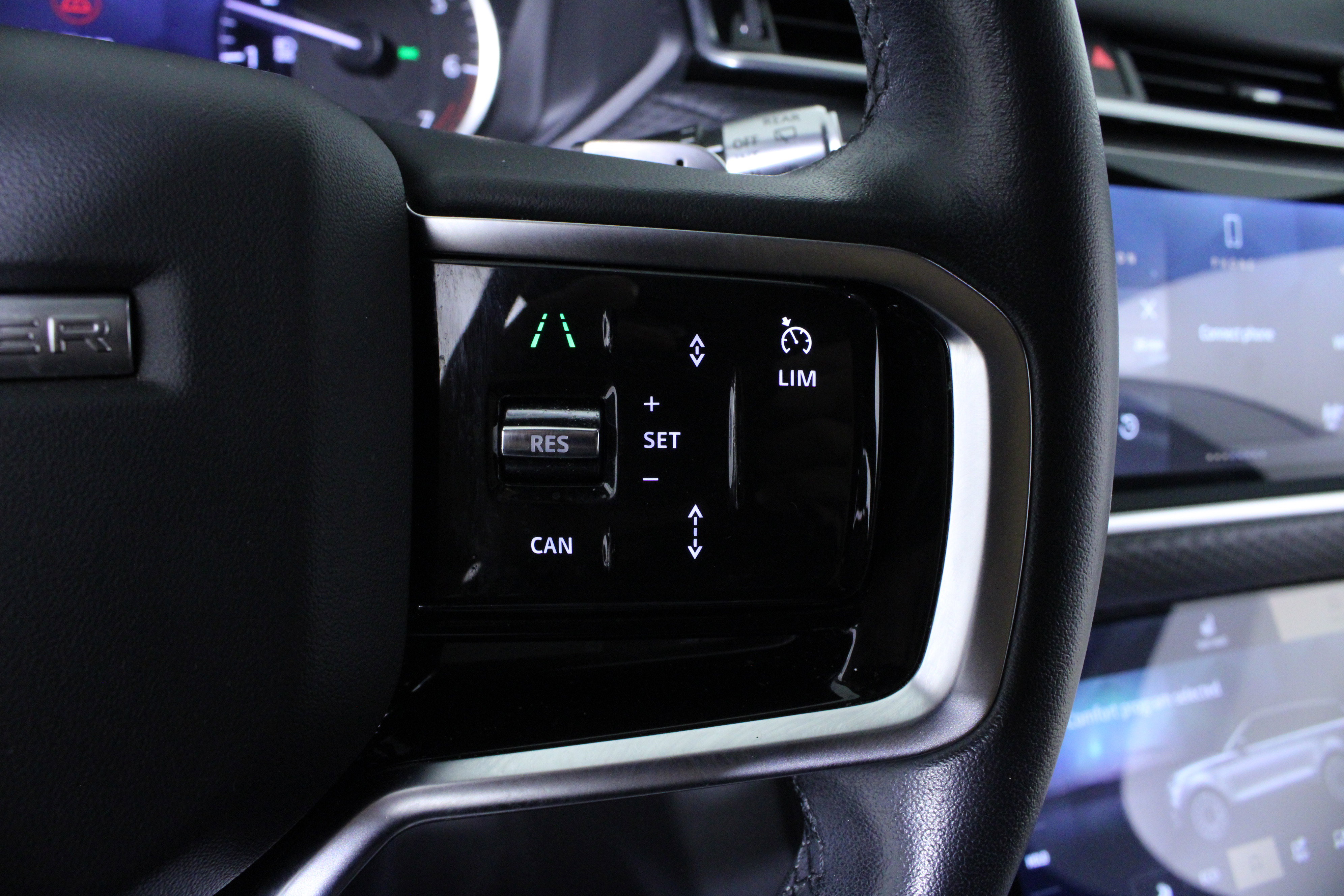 Used 2023 Land Rover Range Rover Velar R-Dynamic S image 22