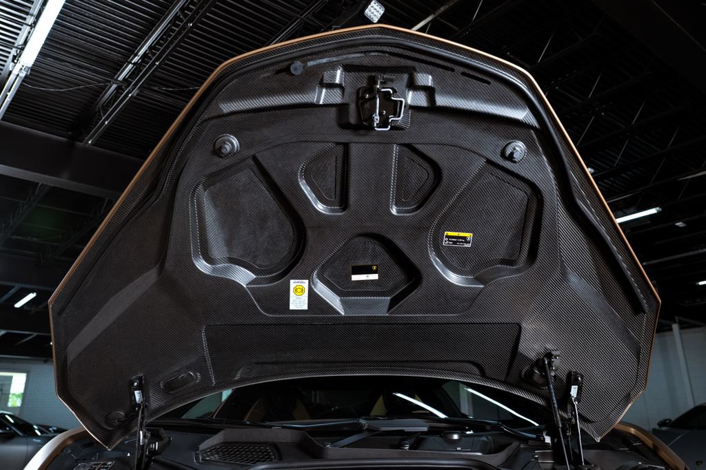 Used 2024 Lamborghini Revuelto AWD/4WD image 35