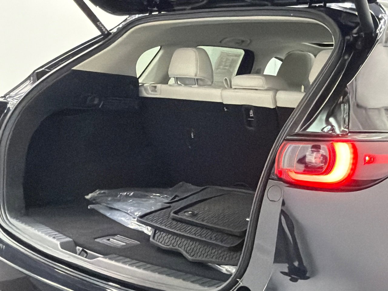 Certified 2025 MAZDA CX-5 AWD 2.5 S w/ Preferred Package image 8