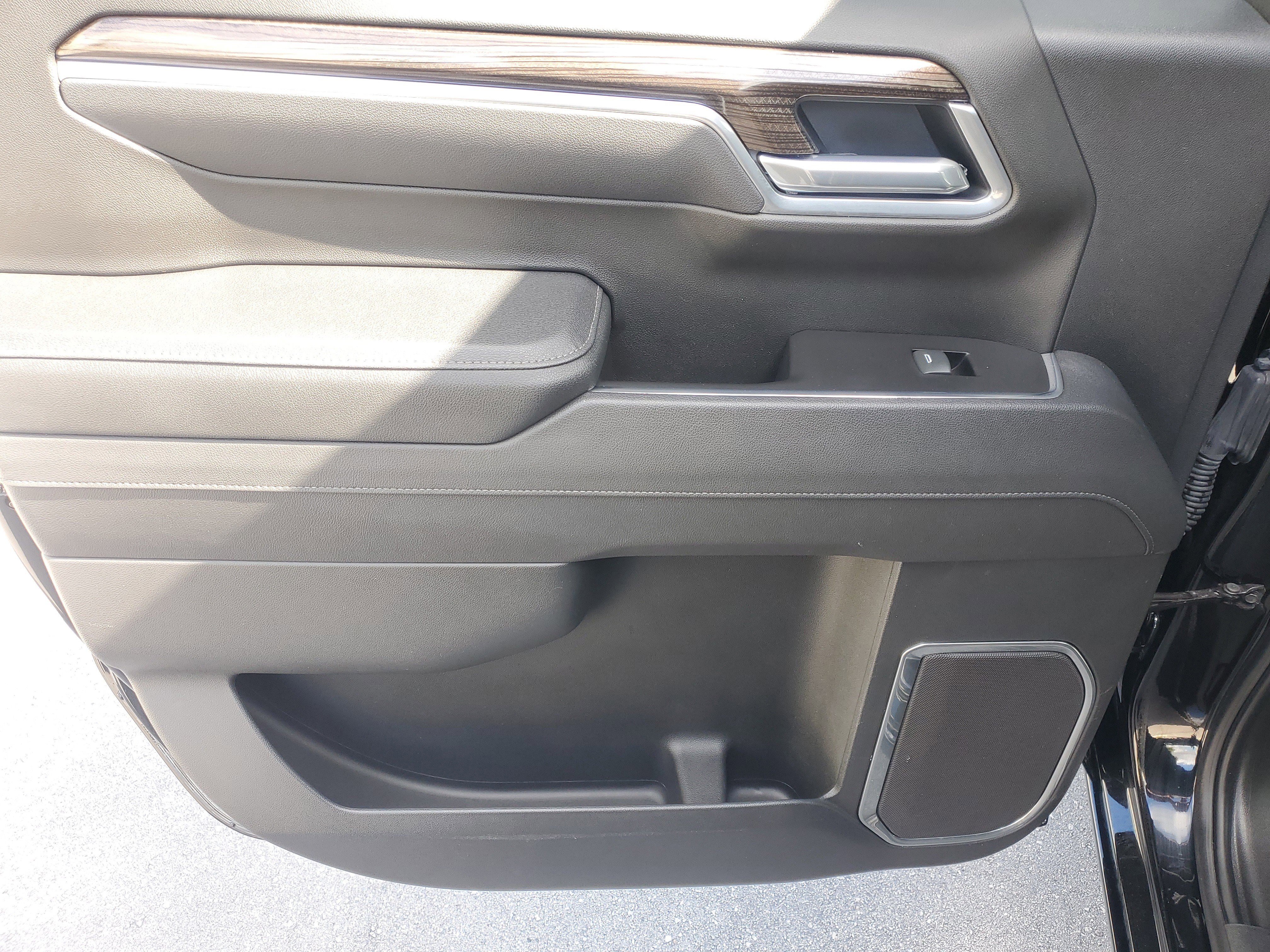 Used 2025 Chevrolet Silverado 1500 LT image 13