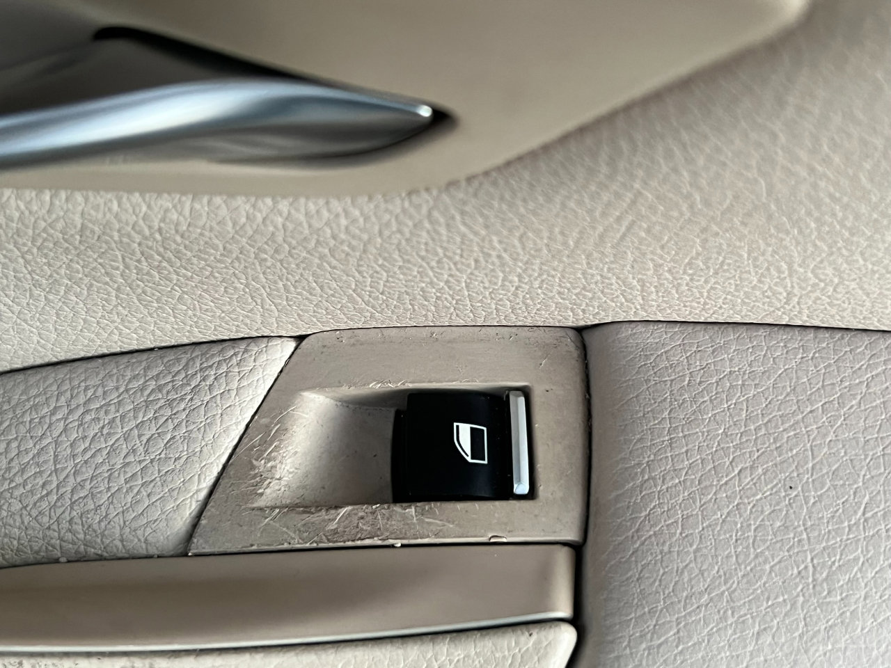 Used 2012 BMW 528i xDrive Sedan image 27