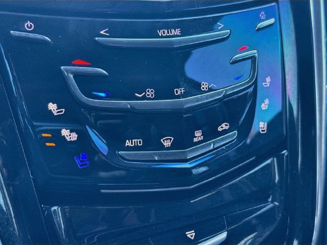 Used 2017 Cadillac Escalade Luxury AWD/4WD image 19