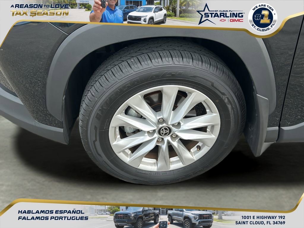 Used 2024 Toyota Corolla Cross LE image 10