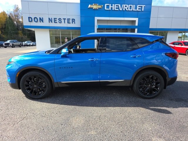 New 2025 Chevrolet Blazer Premier w/ LPO, Black Sport Package image 4