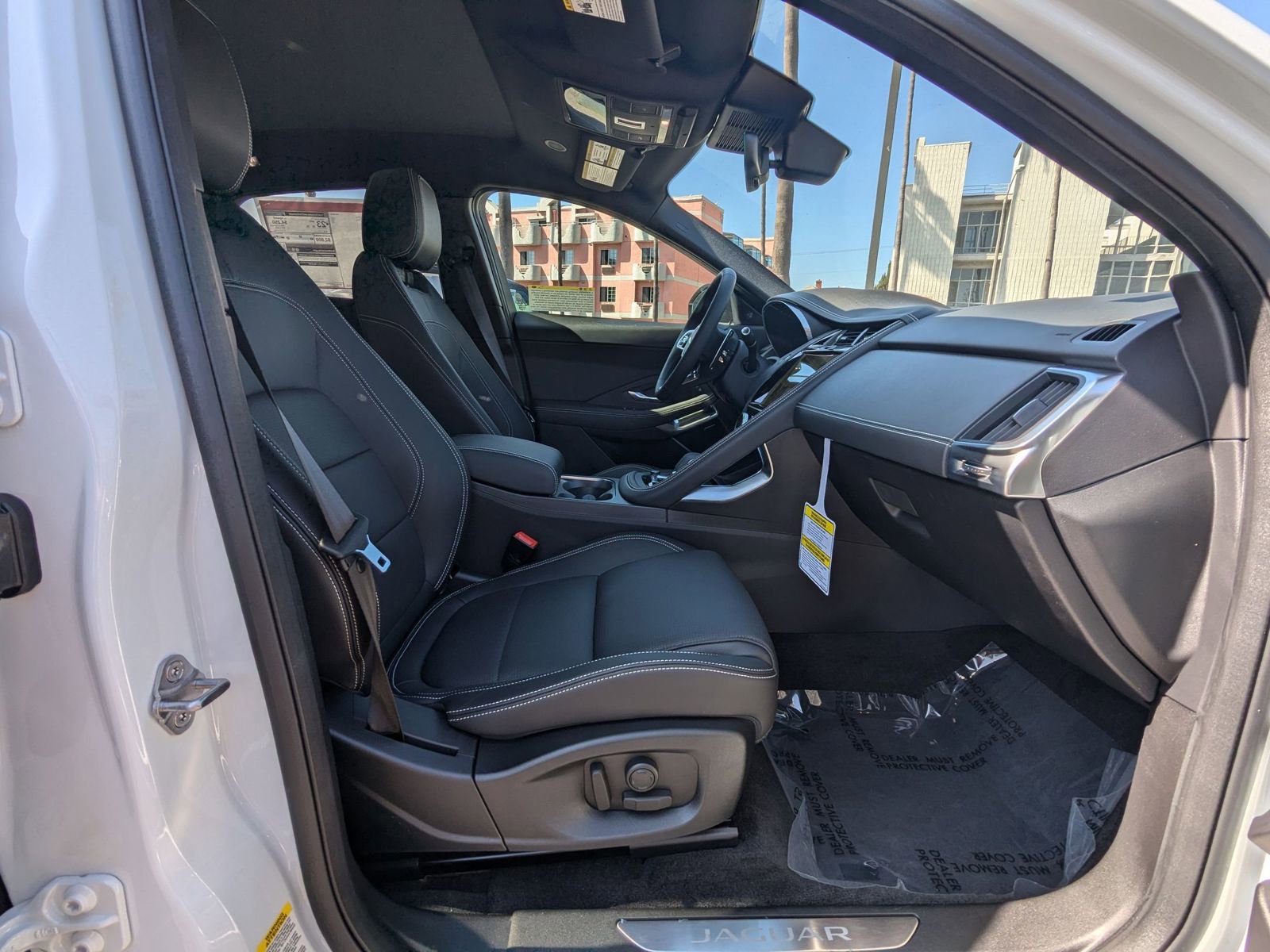 Used 2024 Jaguar E-PACE R-Dynamic SE image 23