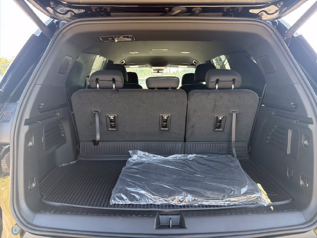 New 2027 Chevrolet Traverse LT w/ Driver Confidence Package FWD image 13