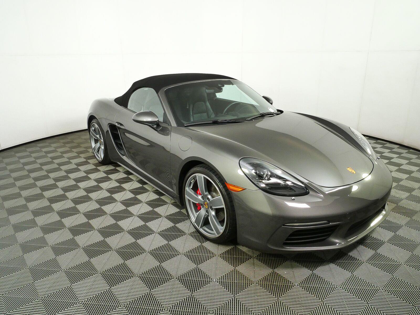 Certified 2017 Porsche 718 Boxster S RWD image 21