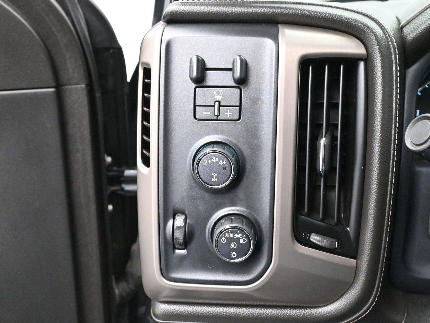 Used 2018 GMC Sierra 2500 Denali w/ Duramax Plus Package image 26