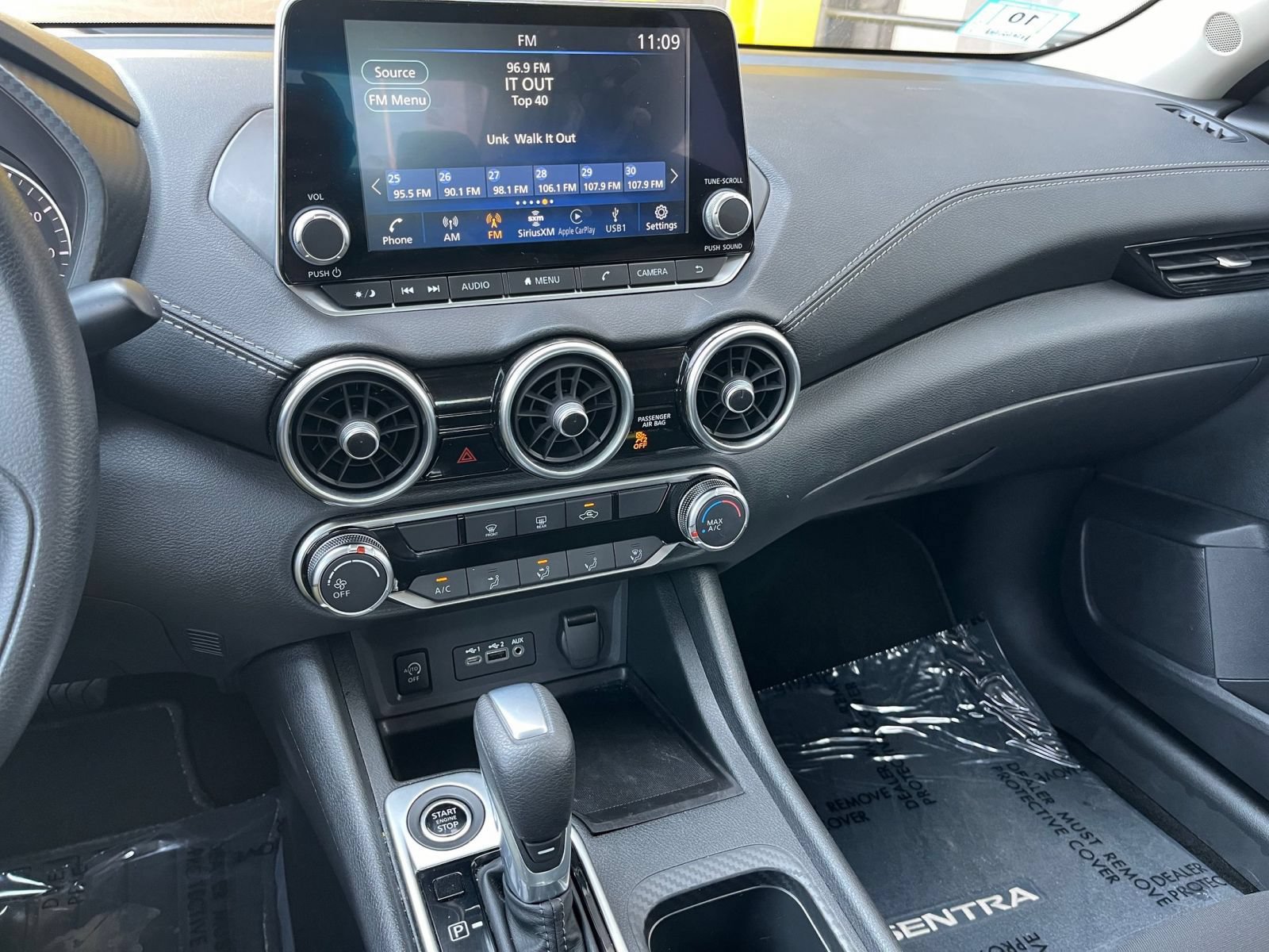 Used 2025 Nissan Sentra SV FWD image 17