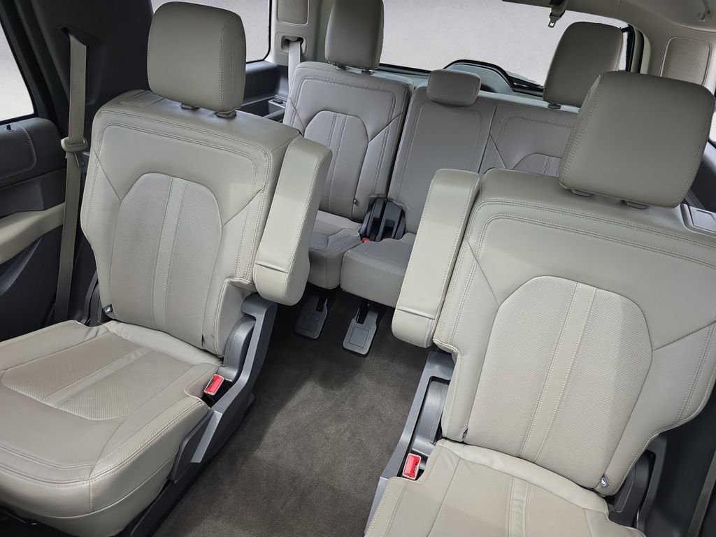 Used 2020 Ford Expedition Limited w/ Equipment Group 302A AWD/4WD image 13