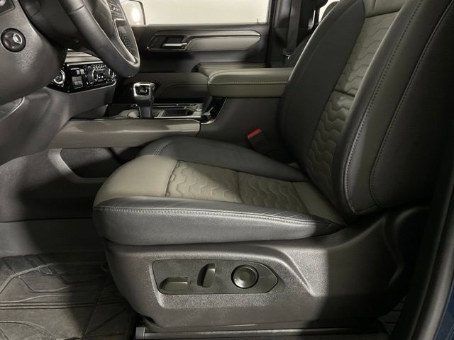 Used 2024 Chevrolet Silverado 1500 ZR2 w/ Technology Package AWD/4WD image 32