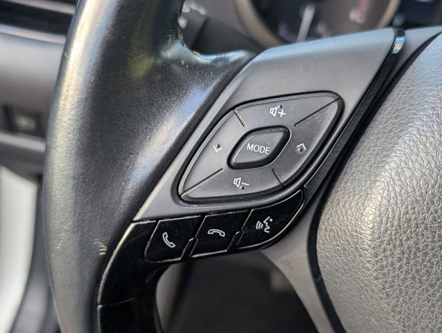 Used 2019 Toyota C-HR XLE image 34