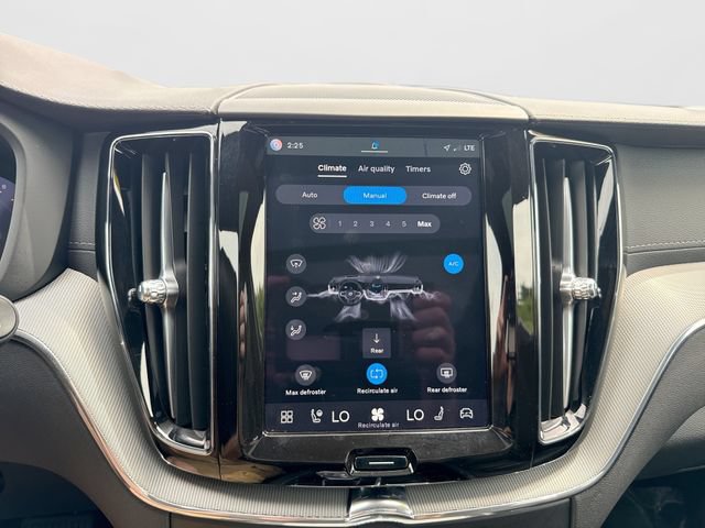 Certified 2024 Volvo XC60 B5 Ultimate AWD/4WD image 20