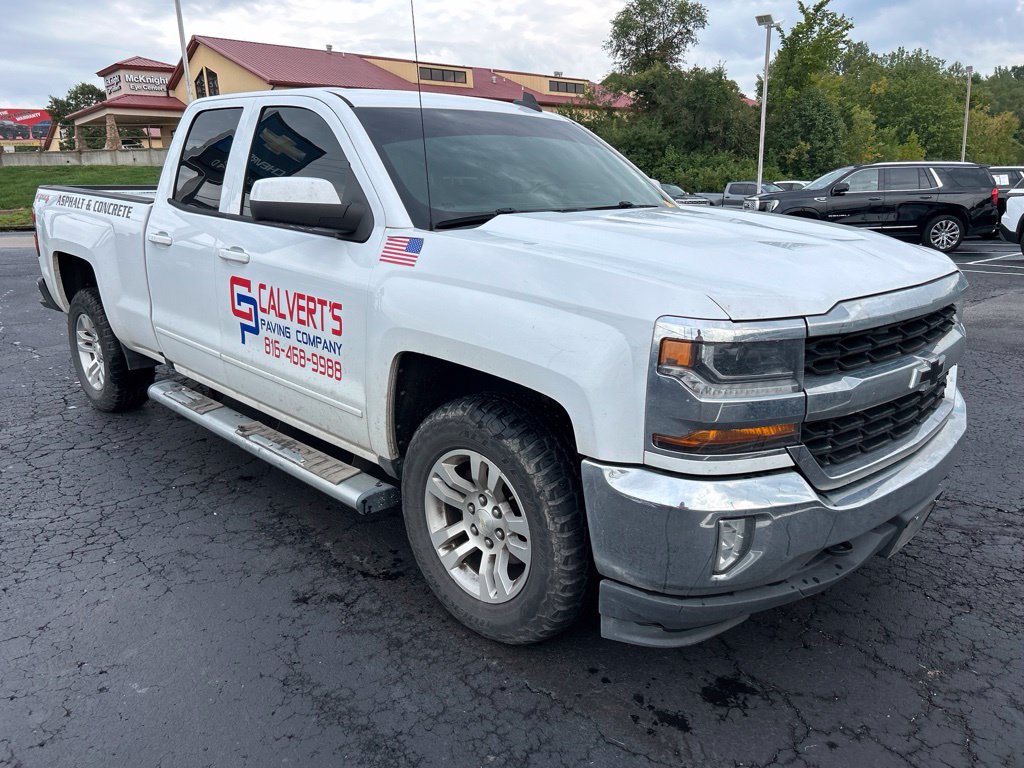 Used 2017 Chevrolet Silverado 1500 LT w/ All Star Edition AWD/4WD image 3
