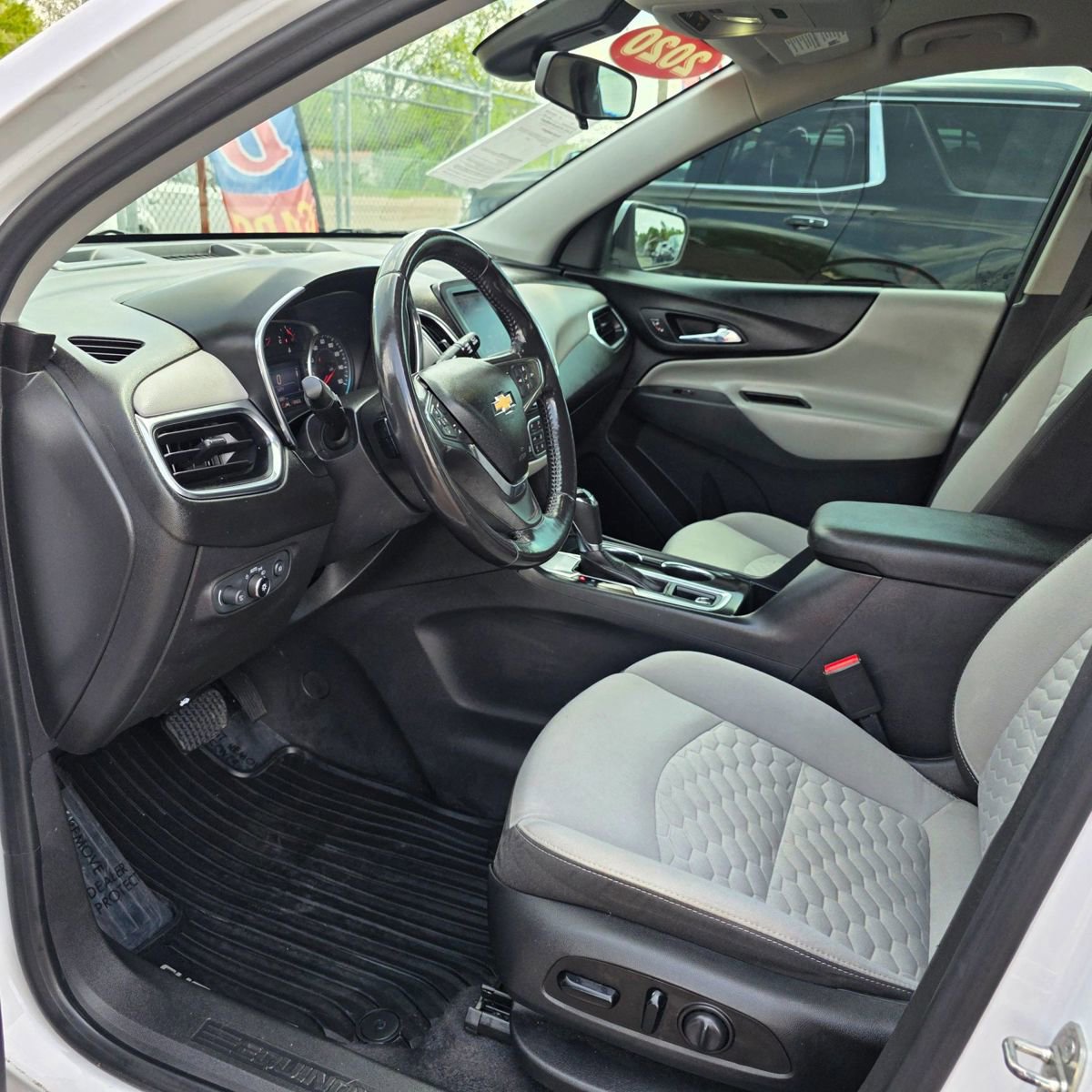 Used 2020 Chevrolet Equinox LT image 13