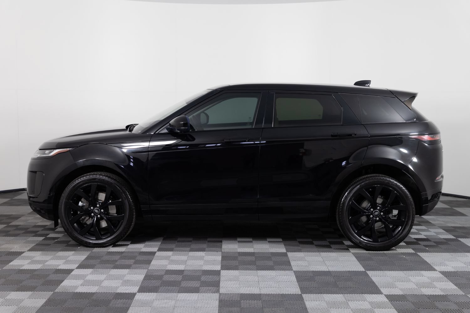 Used 2020 Land Rover Range Rover Evoque SE AWD/4WD image 3