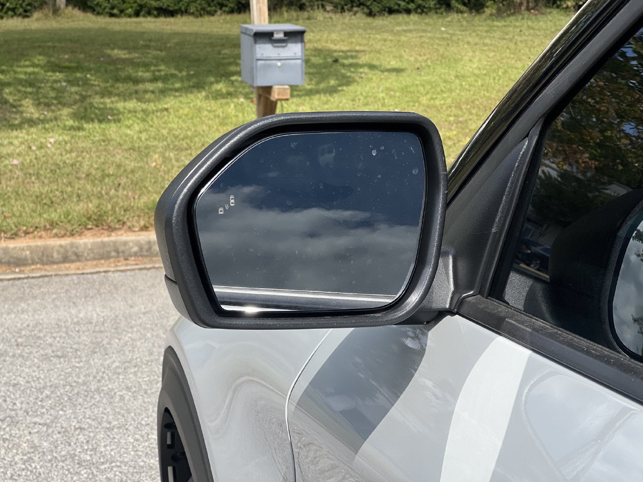 New 2027 Ford Explorer Active w/ Active Comfort Package RWD image 24