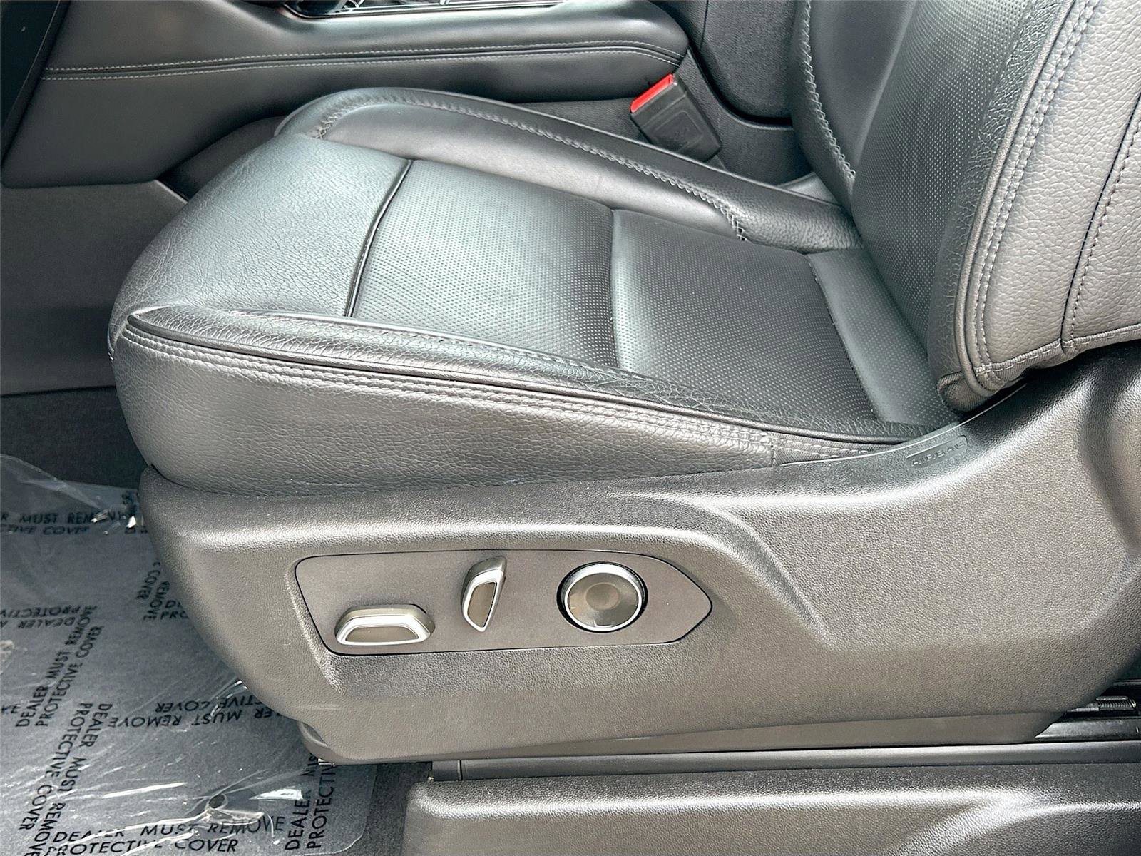 Used 2025 GMC Yukon Denali RWD image 20
