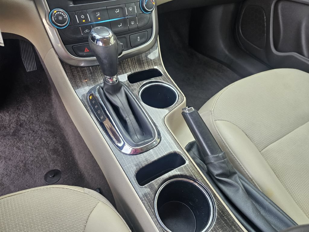 Used 2015 Chevrolet Malibu LT w/ Power Convenience Package FWD image 17