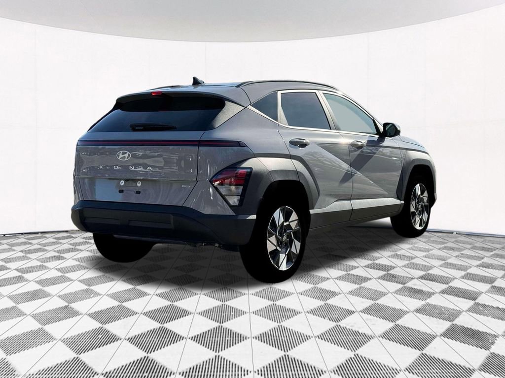Used 2025 Hyundai Kona SEL image 11