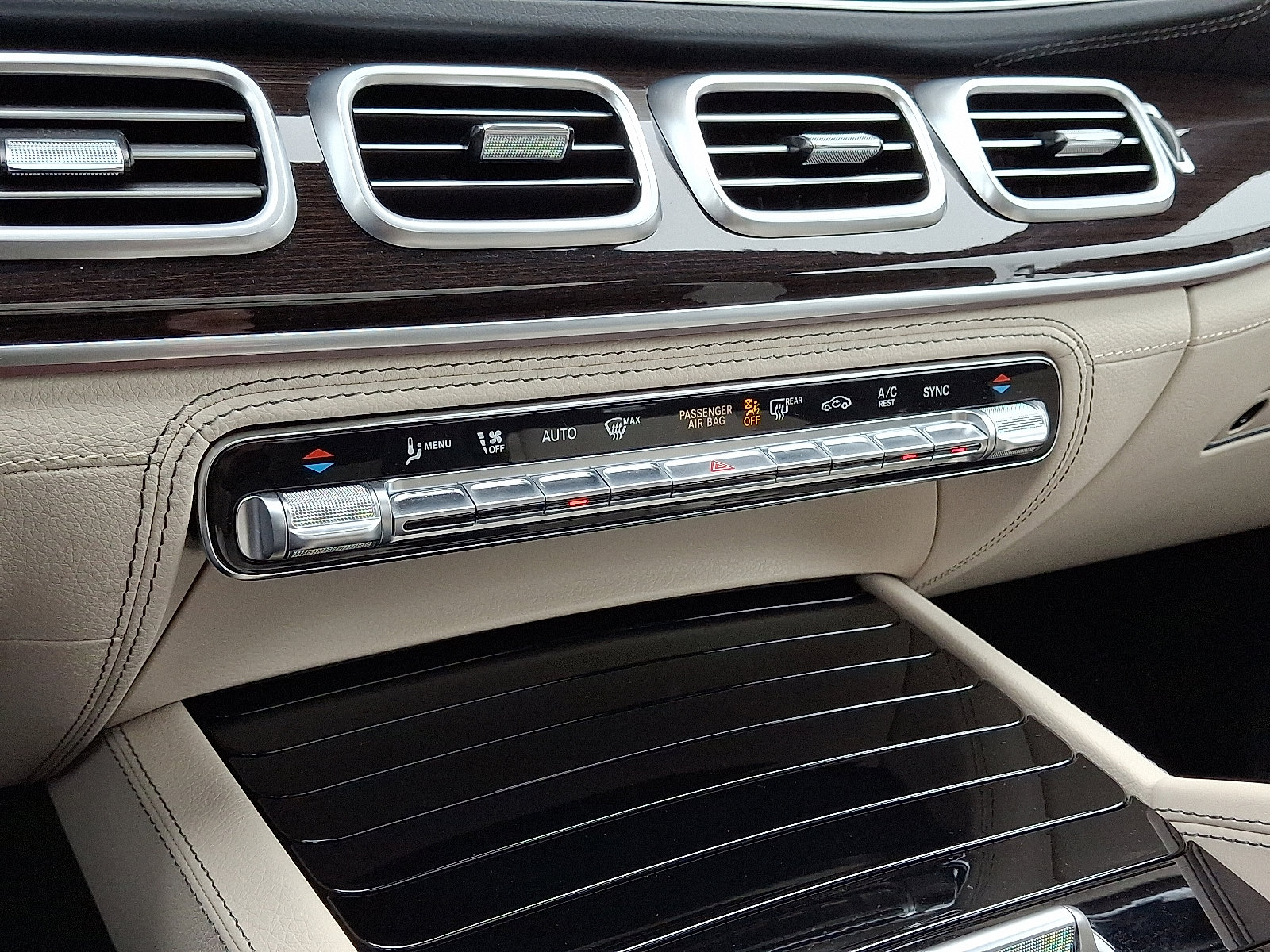 Used 2025 Mercedes-Benz GLE 53 AMG 4MATIC image 17