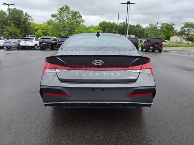 New 2025 Hyundai Elantra SEL image 7