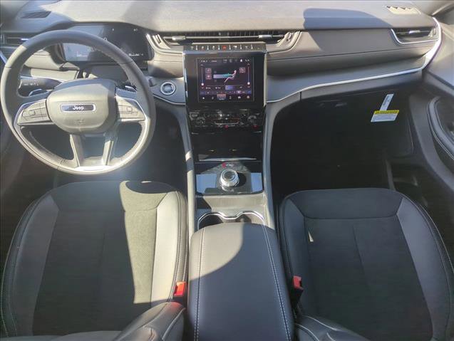 New 2025 Jeep Grand Cherokee Altitude image 12