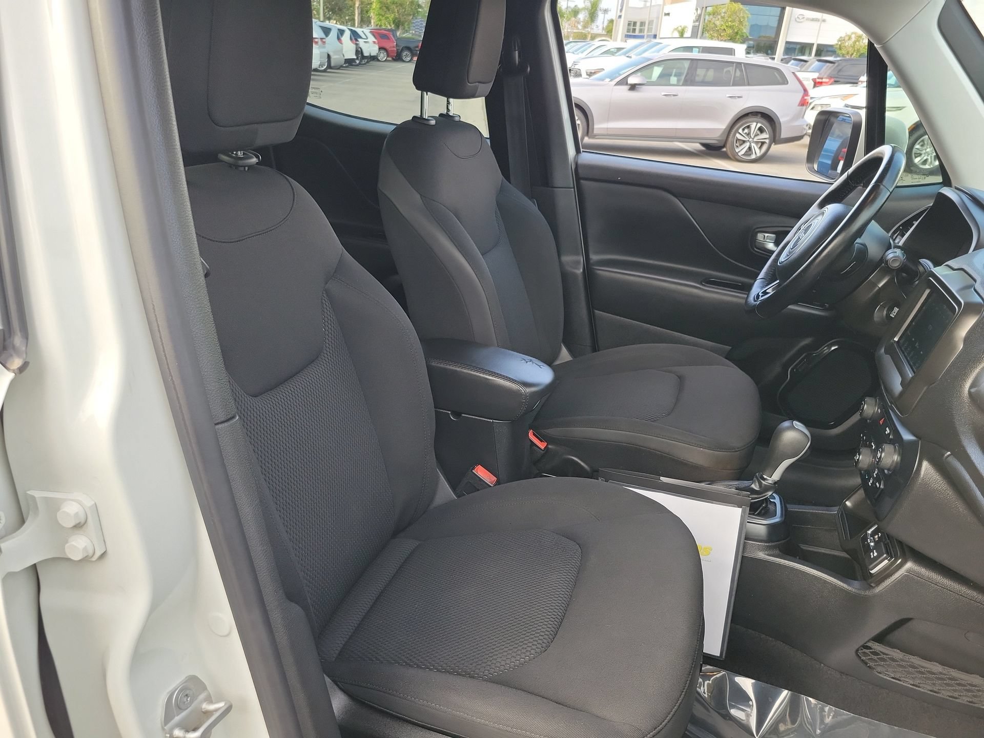Certified 2020 Jeep Renegade Altitude FWD image 18