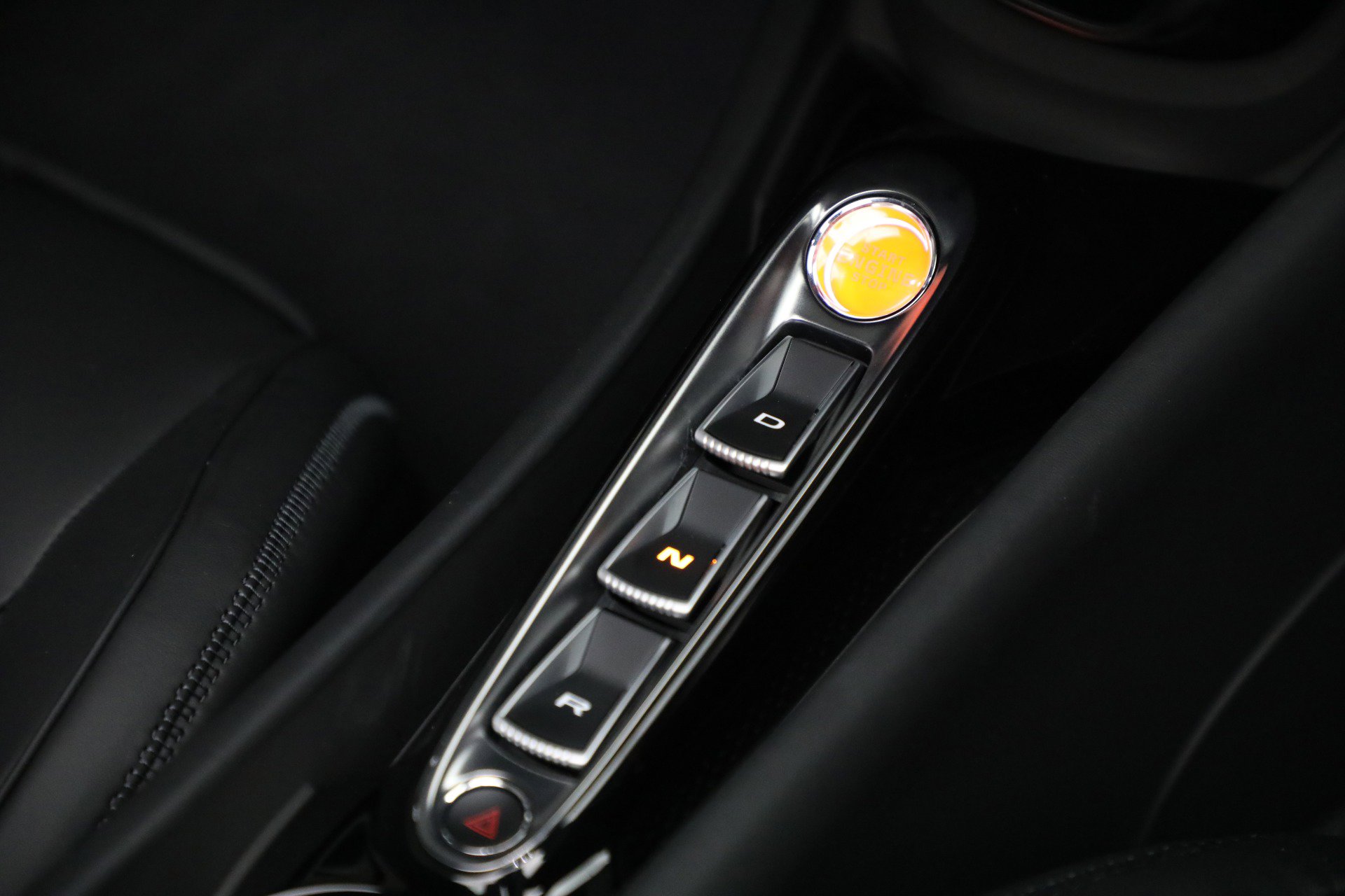 New 2025 McLaren Artura TechLux image 37