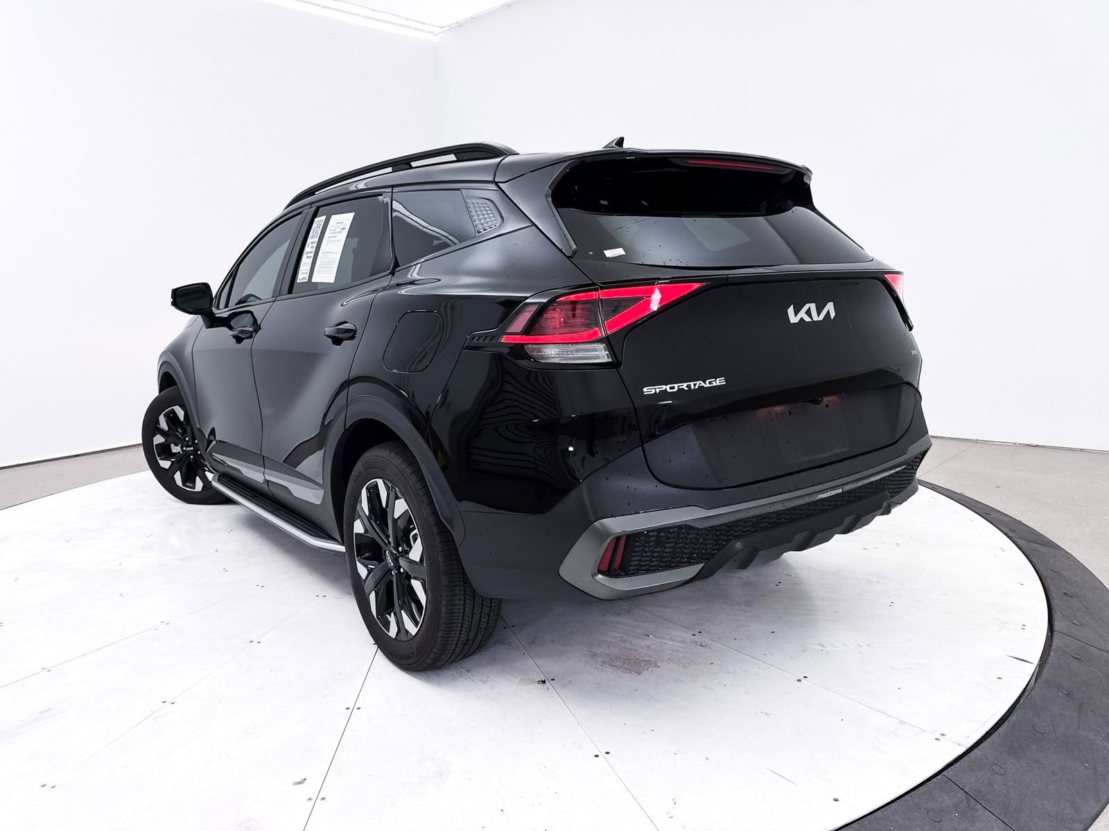 Used 2024 Kia Sportage X-Line w/ X-Line Premium Package image 2