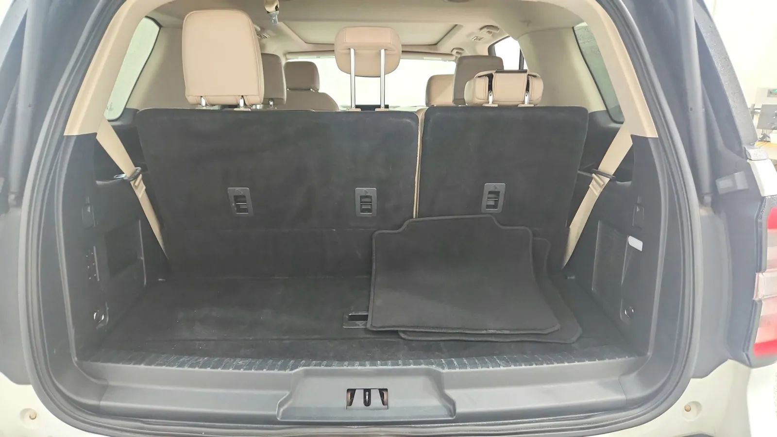 Used 2024 Ford Expedition Limited image 19