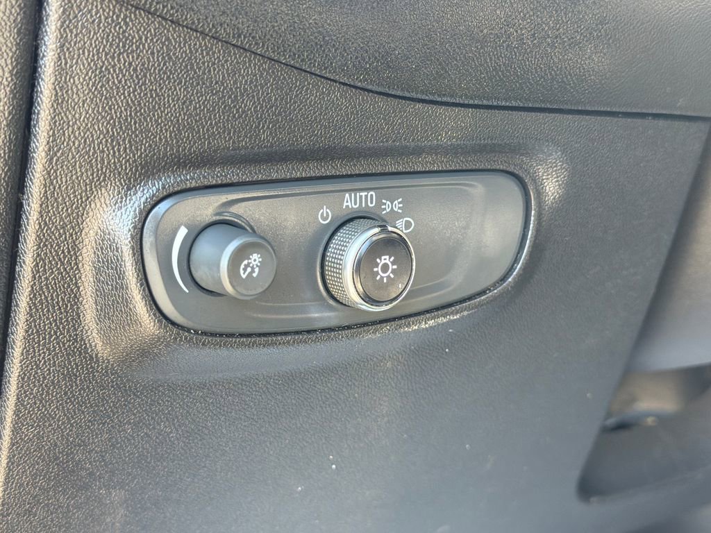 Used 2019 Chevrolet Equinox LT image 25
