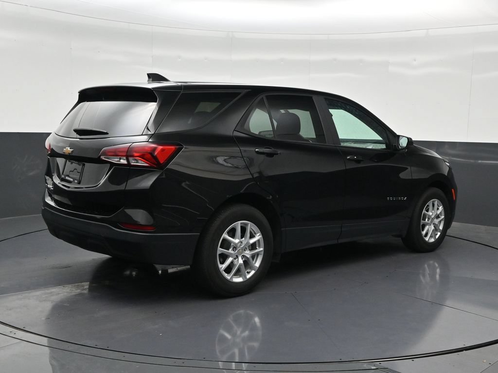 Used 2022 Chevrolet Equinox LS w/ LS Convenience Package FWD image 5
