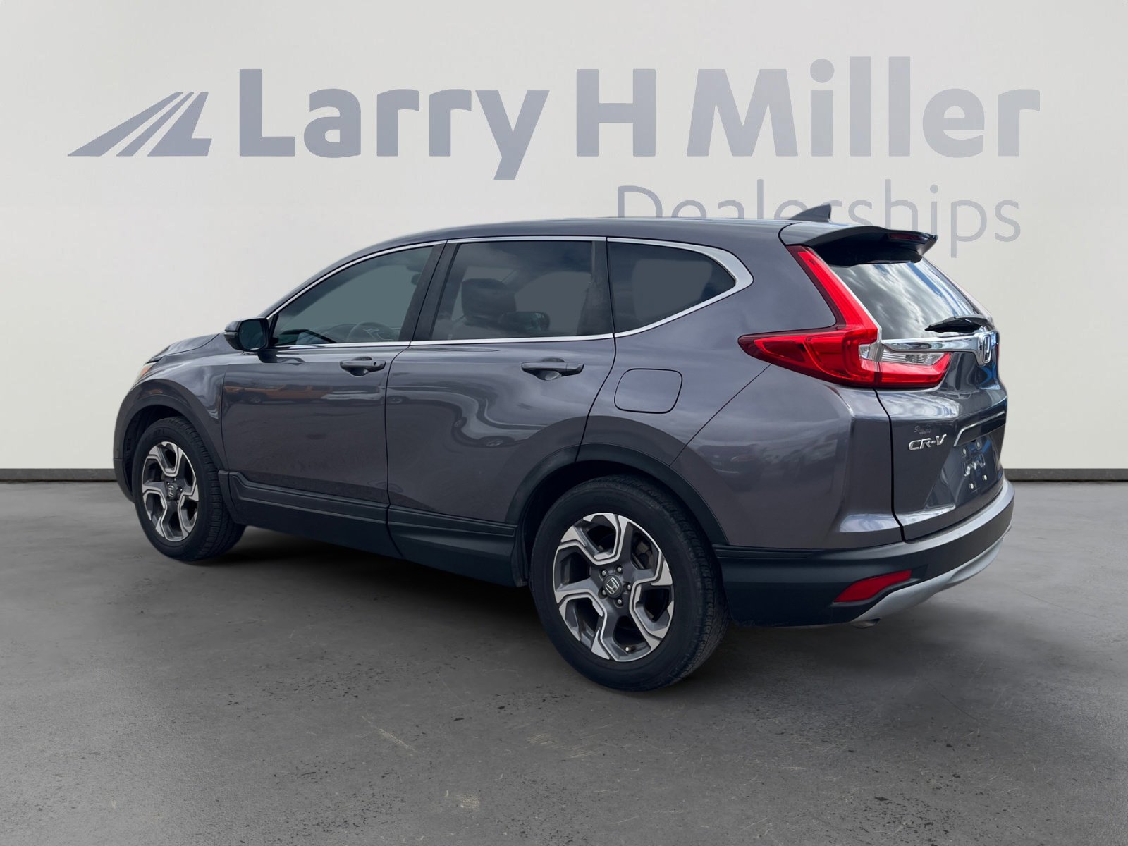 Used 2018 Honda CR-V EX image 3