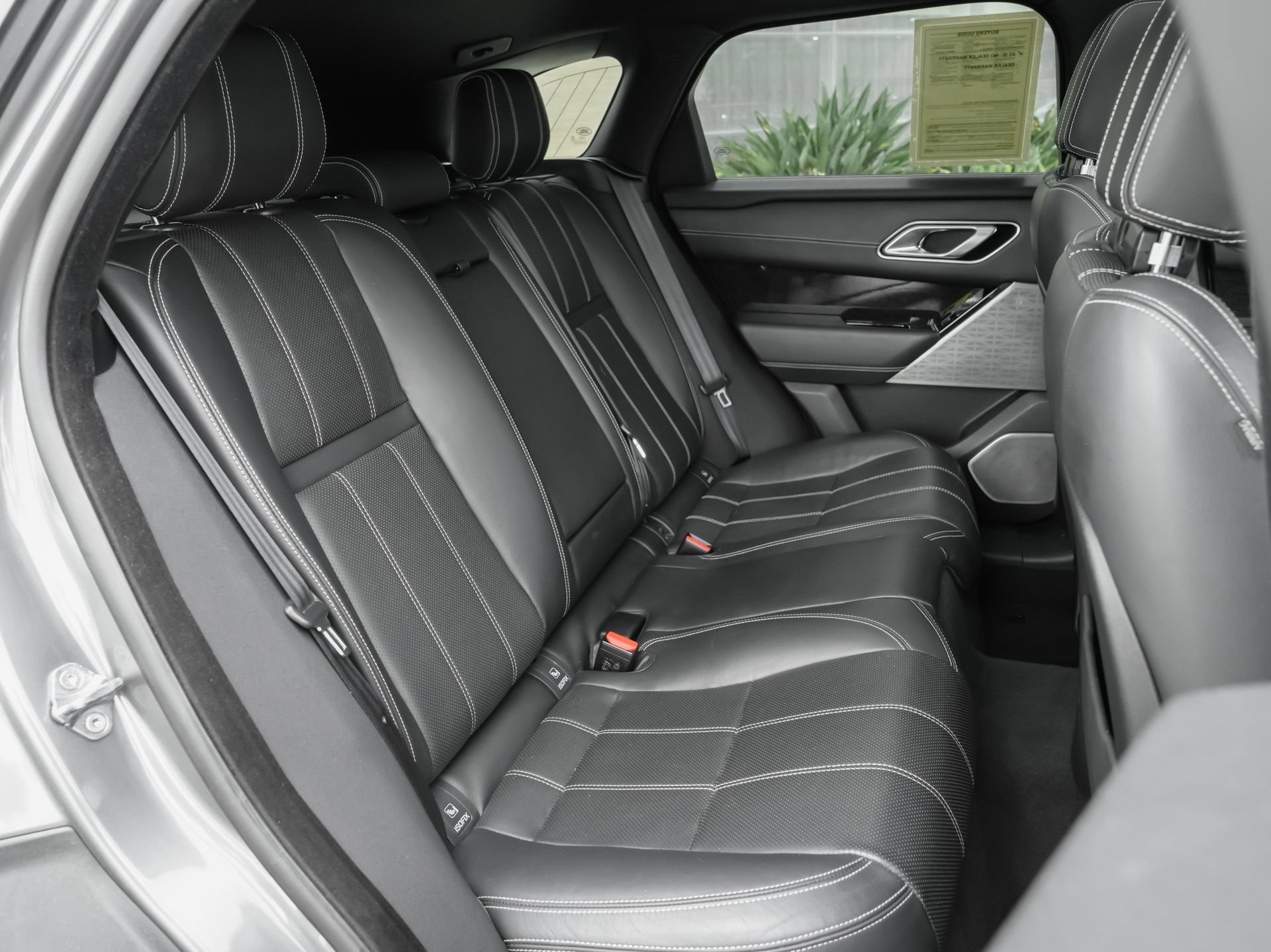 Used 2019 Land Rover Range Rover Velar R-Dynamic SE AWD/4WD image 36