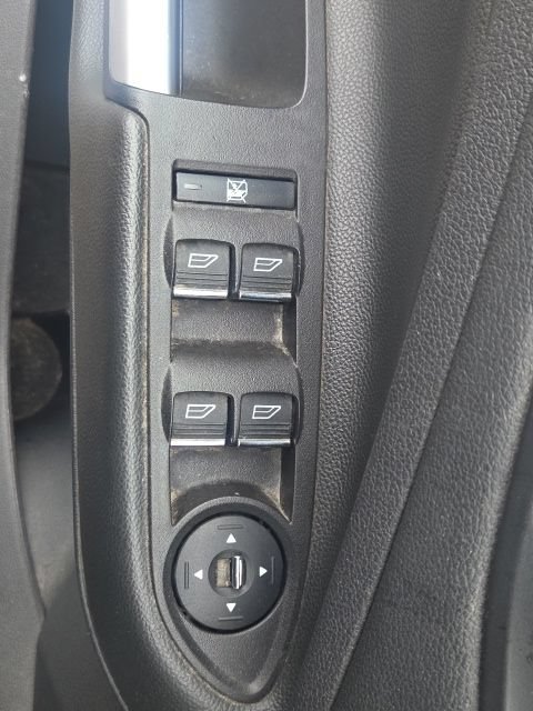 Used 2016 Ford Escape Titanium FWD image 25
