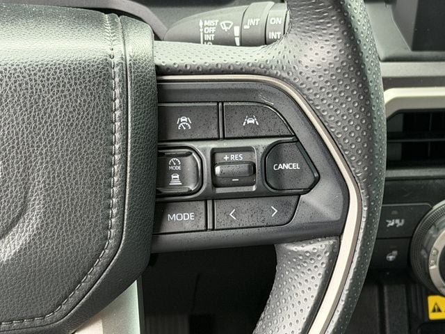 Certified 2025 Toyota 4Runner TRD Off-Road AWD/4WD image 15