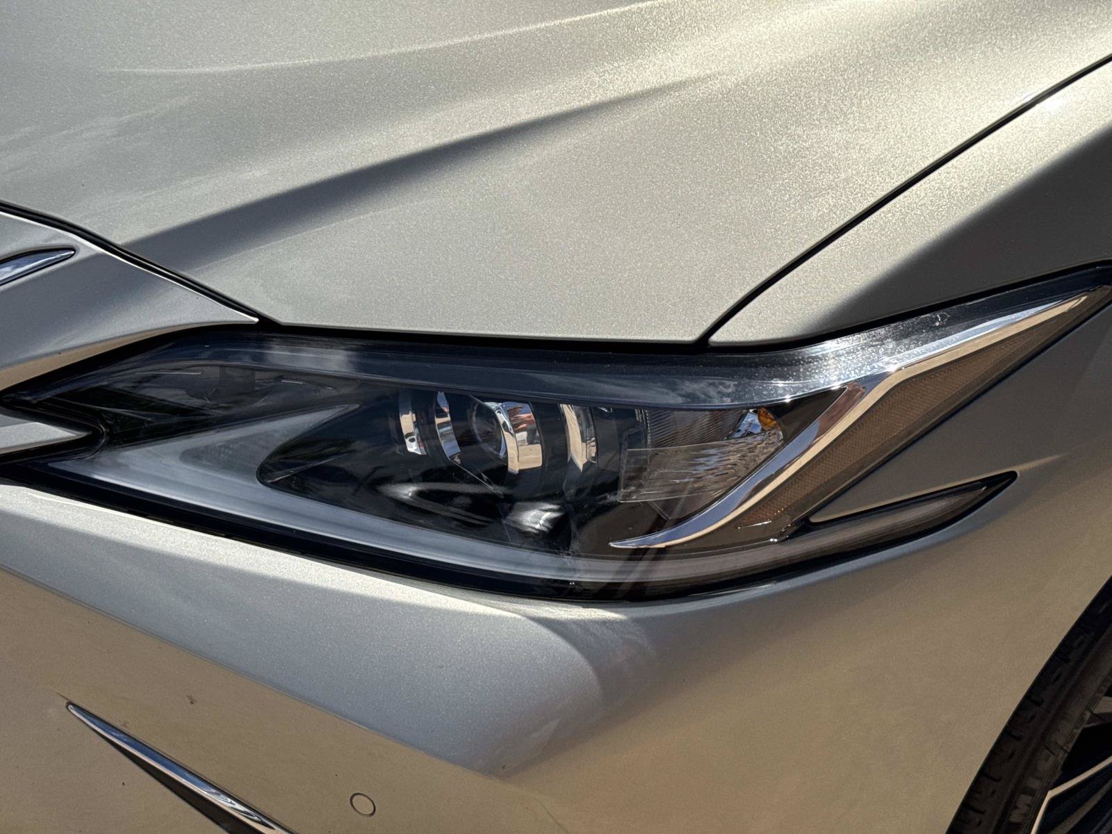 Used 2023 Lexus ES 350 w/ Premium Package FWD image 9