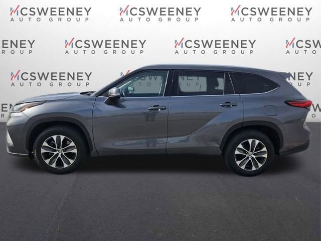 Used 2021 Toyota Highlander XLE image 2