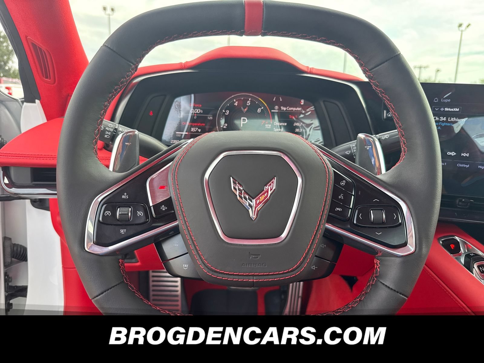 Used 2024 Chevrolet Corvette Stingray Premium Conv w/ Z51 Performance Package RWD image 4