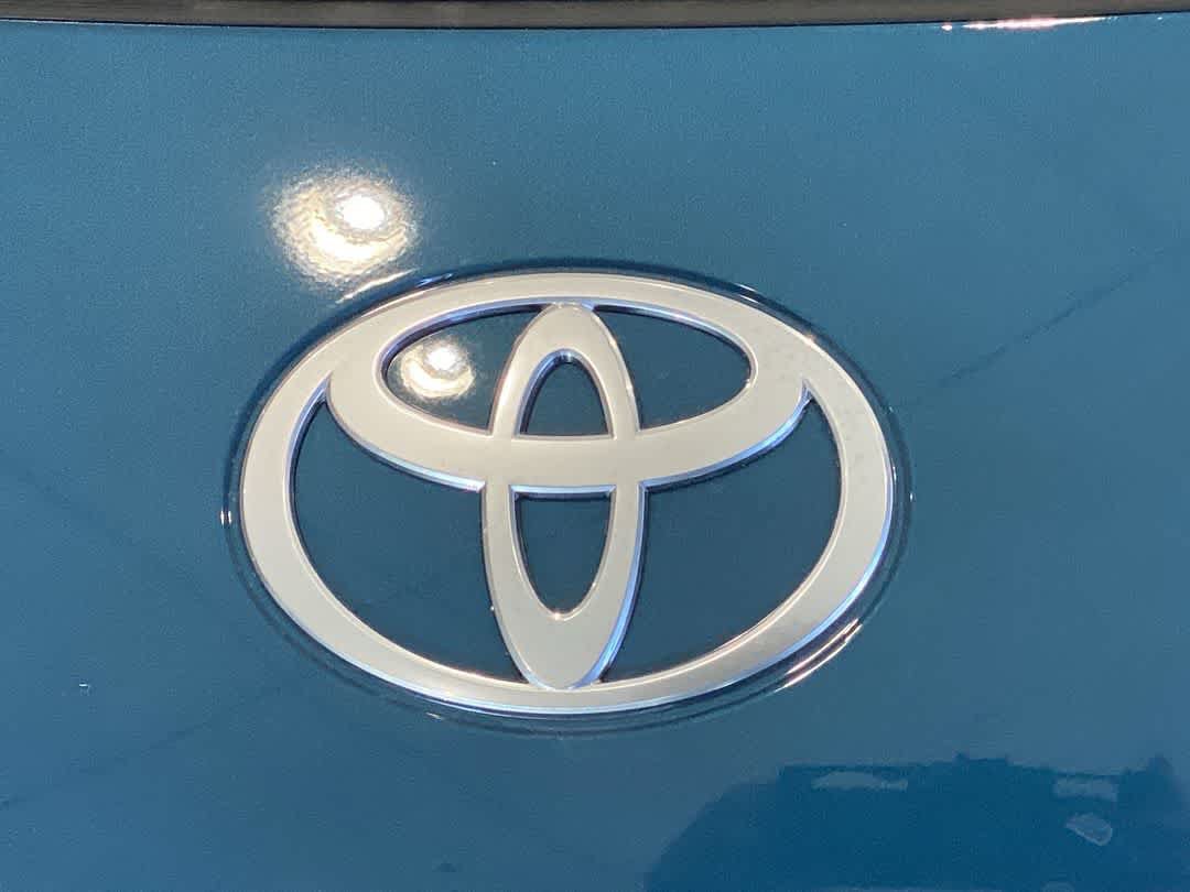New 2026 Toyota Camry XLE w/ Premium Plus Package AWD/4WD image 10